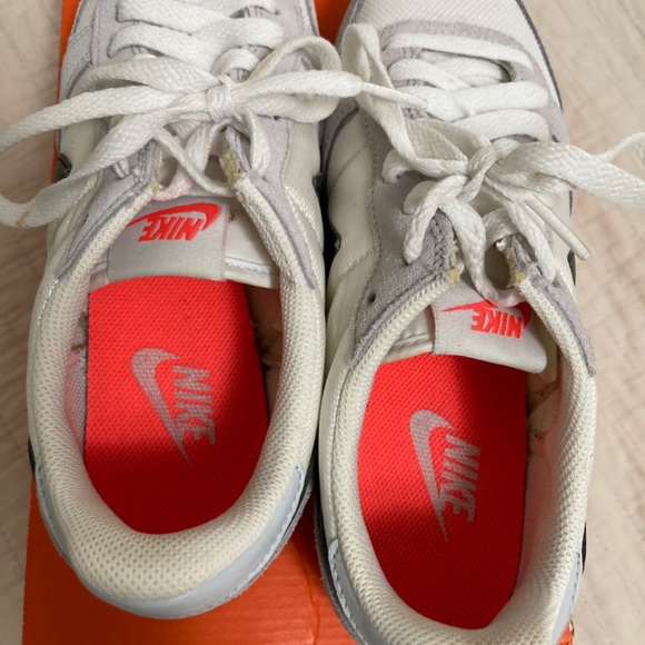 Nike womens vintage sneakers size 7 - Picture 6 of 8